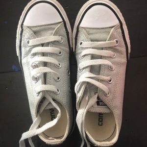 🚫🚫SOLD🚫🚫Girls Converse Sneakers Size 12